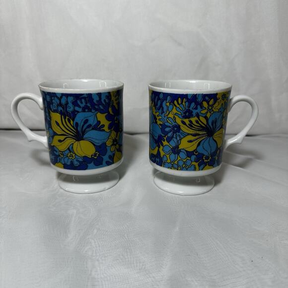 MCM Pedestal Coffee Cup Mug Green Blue Hippie Flower Power Small Floral Japan - Picture 1 of 7